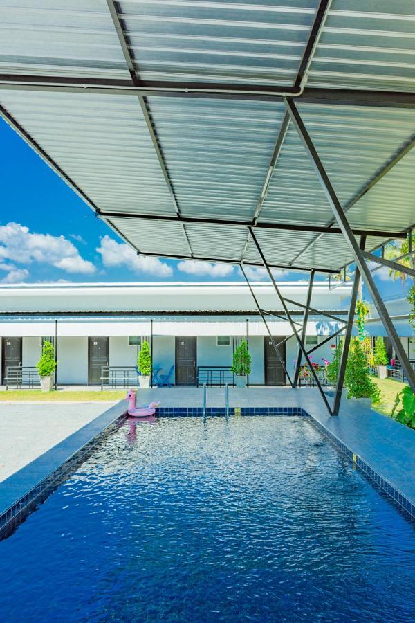 Oyo 533 Runya Poolvilla Прачуапкхирикхан Экстерьер фото